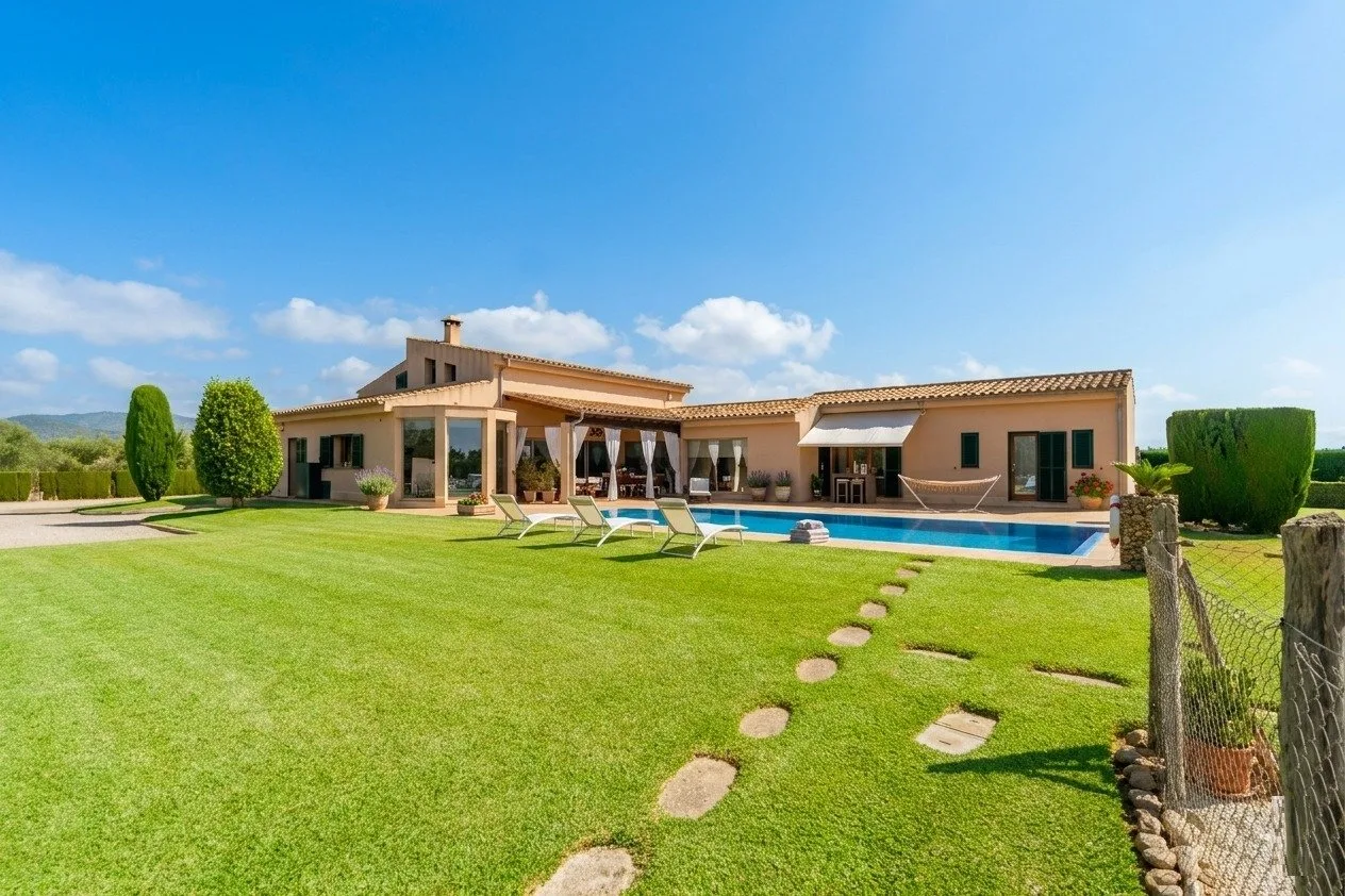 Finca with olive grove and mountain views for sale in Sa Pobla, Mallorca - 1